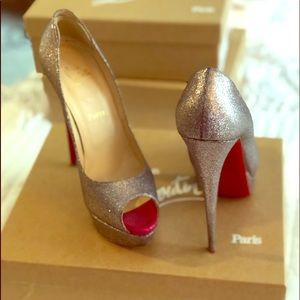 Christian Louboutin Glitter Pump